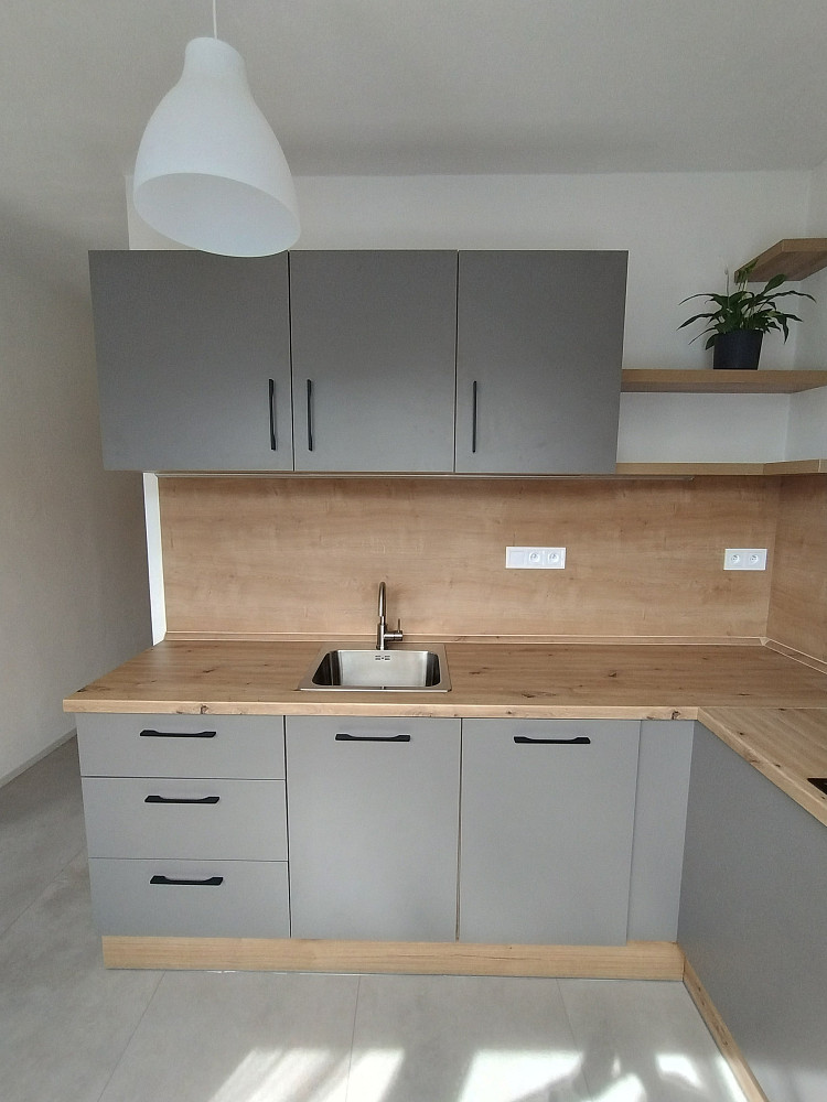 Pronájem bytu 2+1 70 m² – fotografie 3