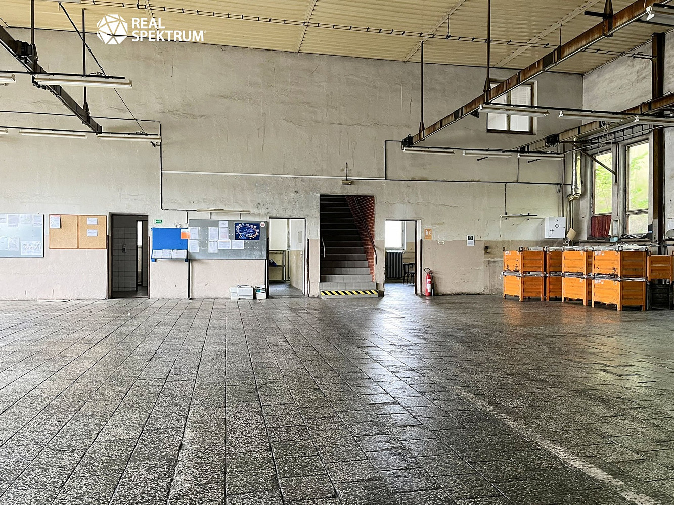 Prodej výrobních prostor 10 000 m² – fotografie 2