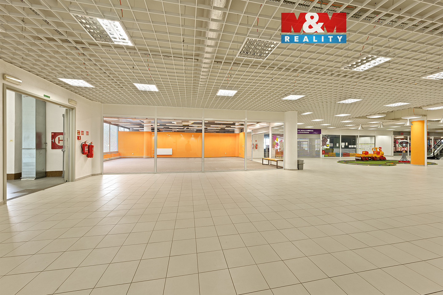 Pronájem obchodních prostor 100 m²