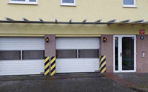 Prodej garážového stání 12 m², Velké Kunratické, Praha 4 - Kunratice