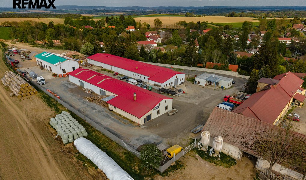 Prodej výrobních prostor 2 100 m², Buřenice – náhled fotky 3
