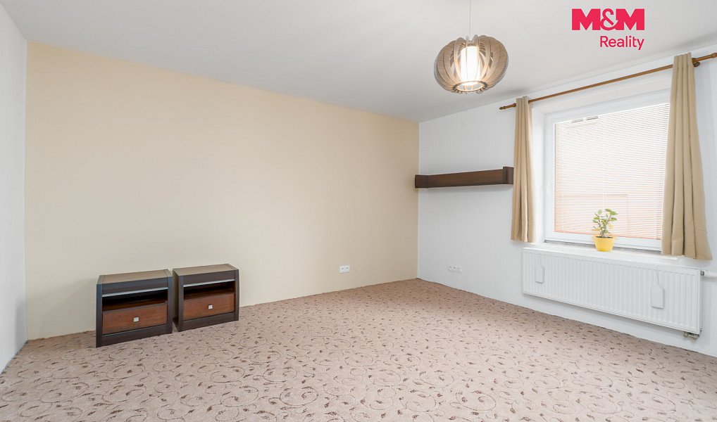 Prodej domu 149 m² s pozemkem 877 m², Hrob – náhled fotky 25