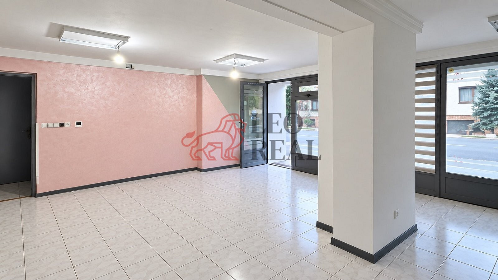 Pronájem obchodních prostor 29 m² – fotografie 2