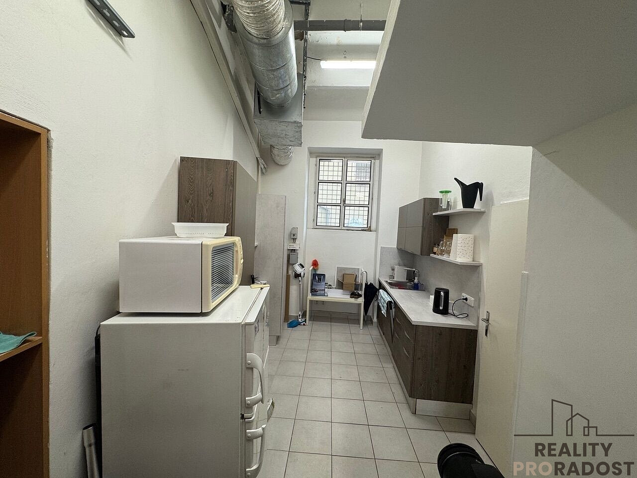 Pronájem obchodních prostor 109 m² – fotografie 4
