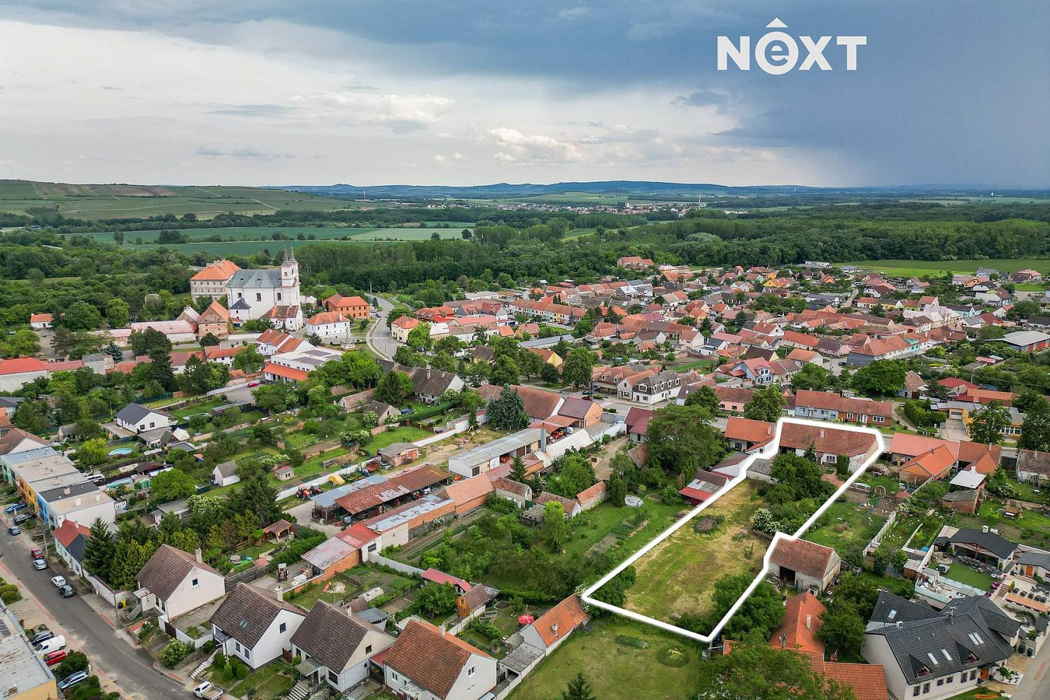 Prodej stavebního pozemku 2 111 m² — photo 2