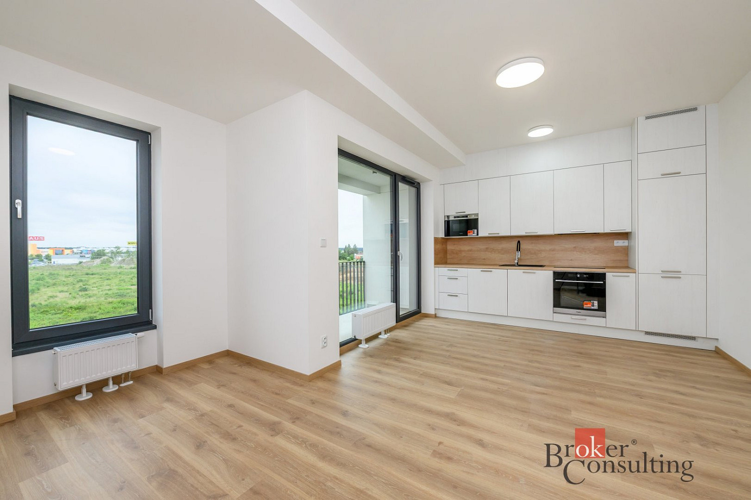 Pronájem bytu 1+kk 40 m² - Widok 2