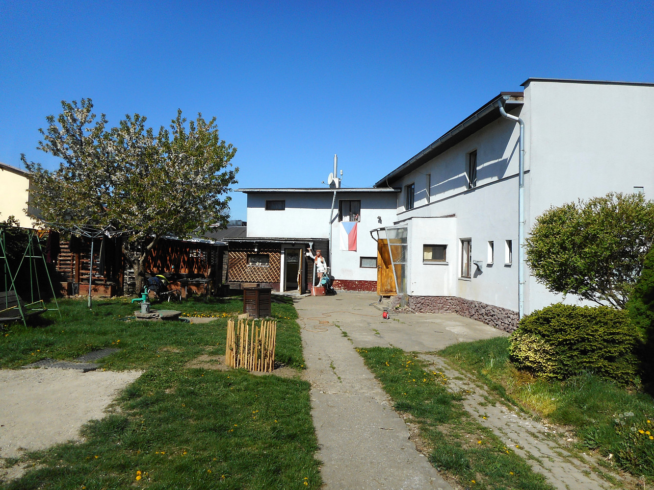 Prodej domu 200 m² s pozemkem 607 m² — photo 2