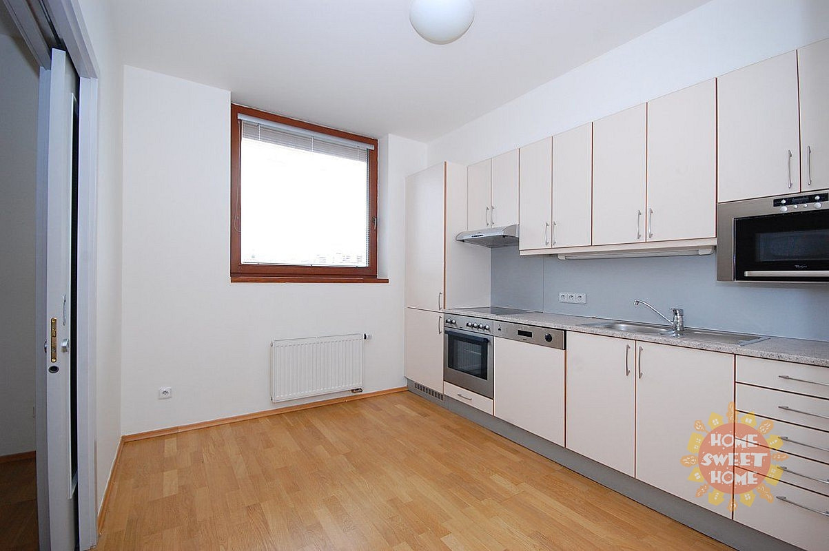 Pronájem kanceláře 147 m² – fotografie 3