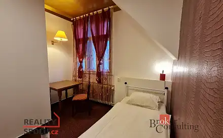 Pronájem pokoje 12 m², Pod kaštany, Praha 6 - Bubeneč