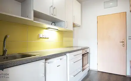 Pronájem bytu 1+1 27 m², Žerotínova, Napajedla, okres Zlín