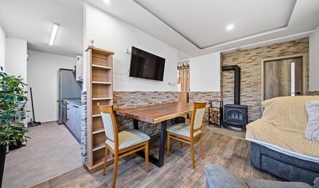 Prodej bytu 3+1 76 m², Všestary – náhled fotky 2