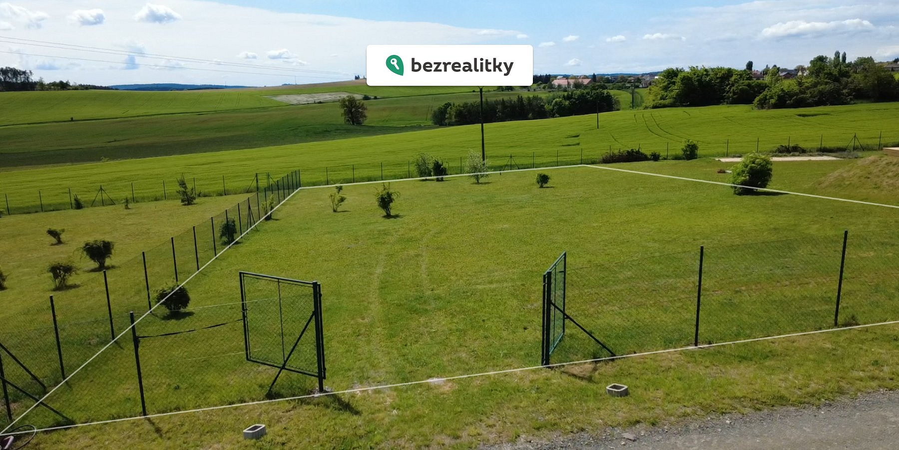 Prodej stavebního pozemku 1 565 m² – fotografie 2