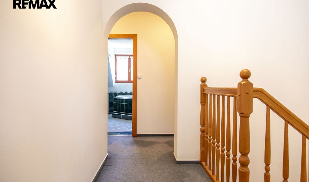 Prodej domu 302 m² s pozemkem 1 176 m², Ratiboř – náhled fotky 33