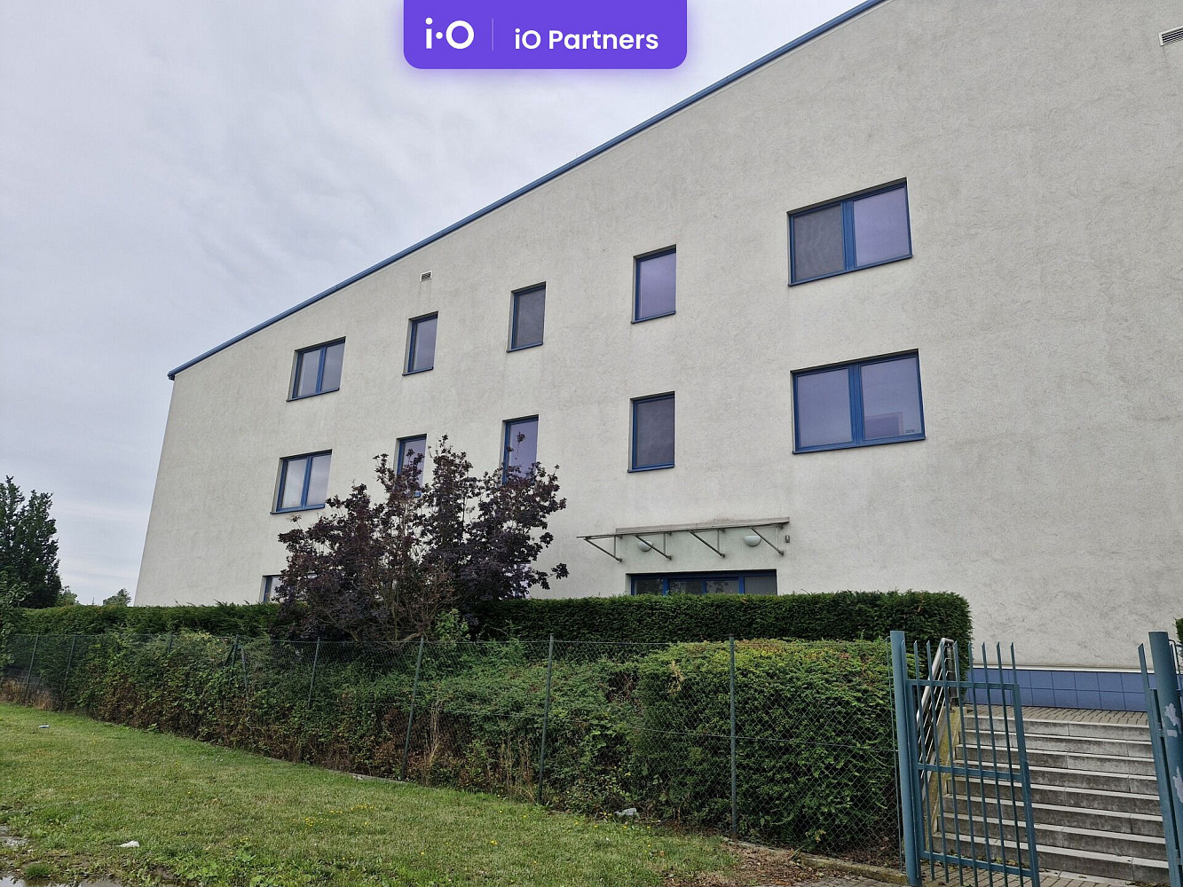 Pronájem kanceláře 350 m²