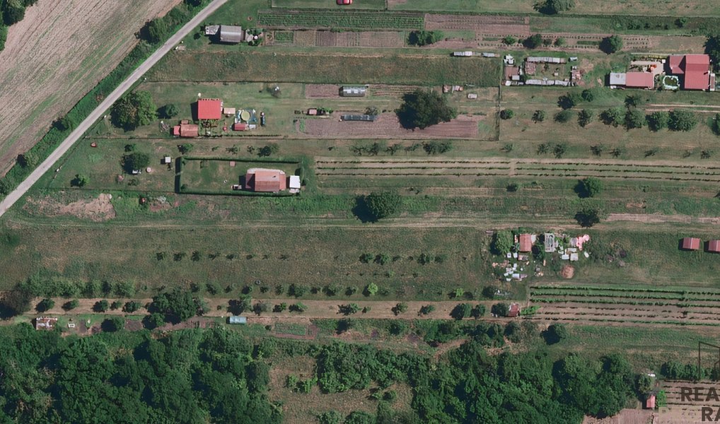 Prodej stavebního pozemku 1 992 m², Lednice – náhled fotky 2