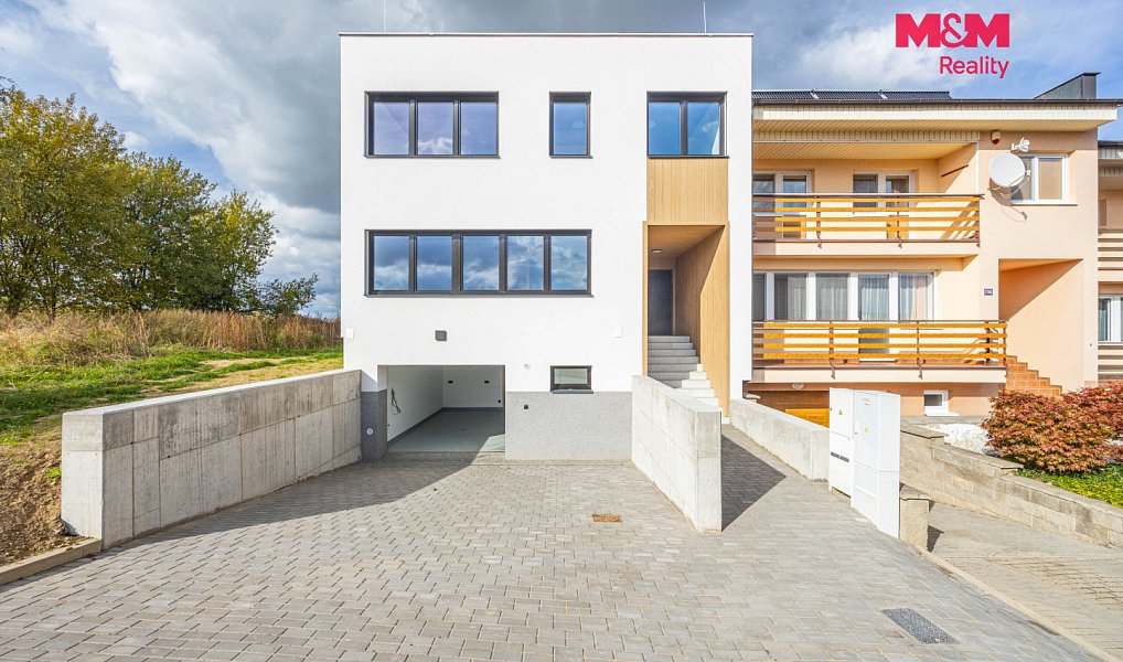 Prodej domu 212 m² s pozemkem 382 m², Humpolec – náhled fotky 2