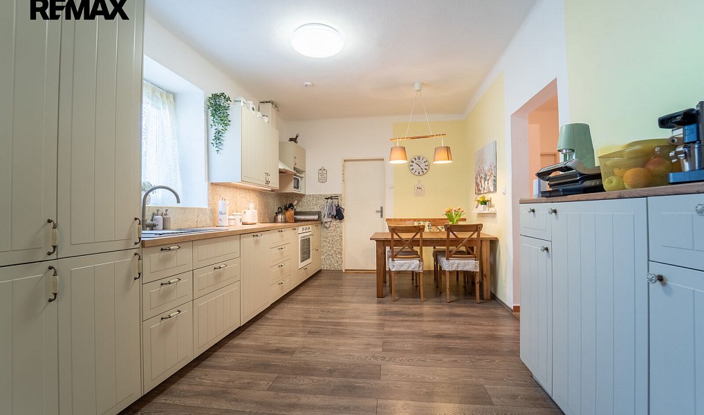 Prodej domu 140 m² s pozemkem 2 563 m², Pečky – náhled fotky 17