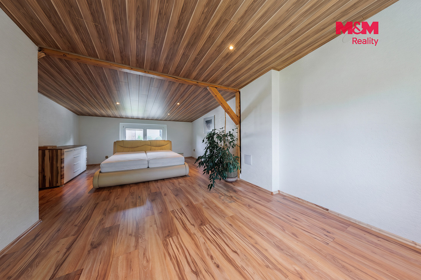 Prodej domu 300 m² s pozemkem 384 m² – fotografie 4