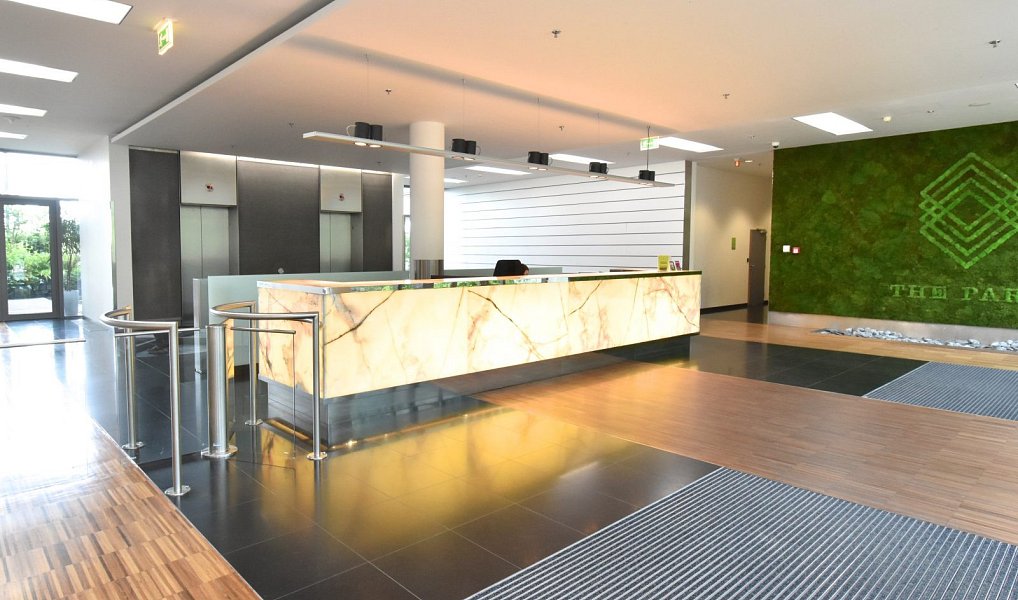 Pronájem kanceláře 1 057 m², Vestec – náhled fotky 2