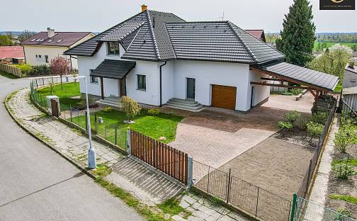 Prodej domu 250 m² s pozemkem 867 m², Družstevní, Kačice, okres Kladno