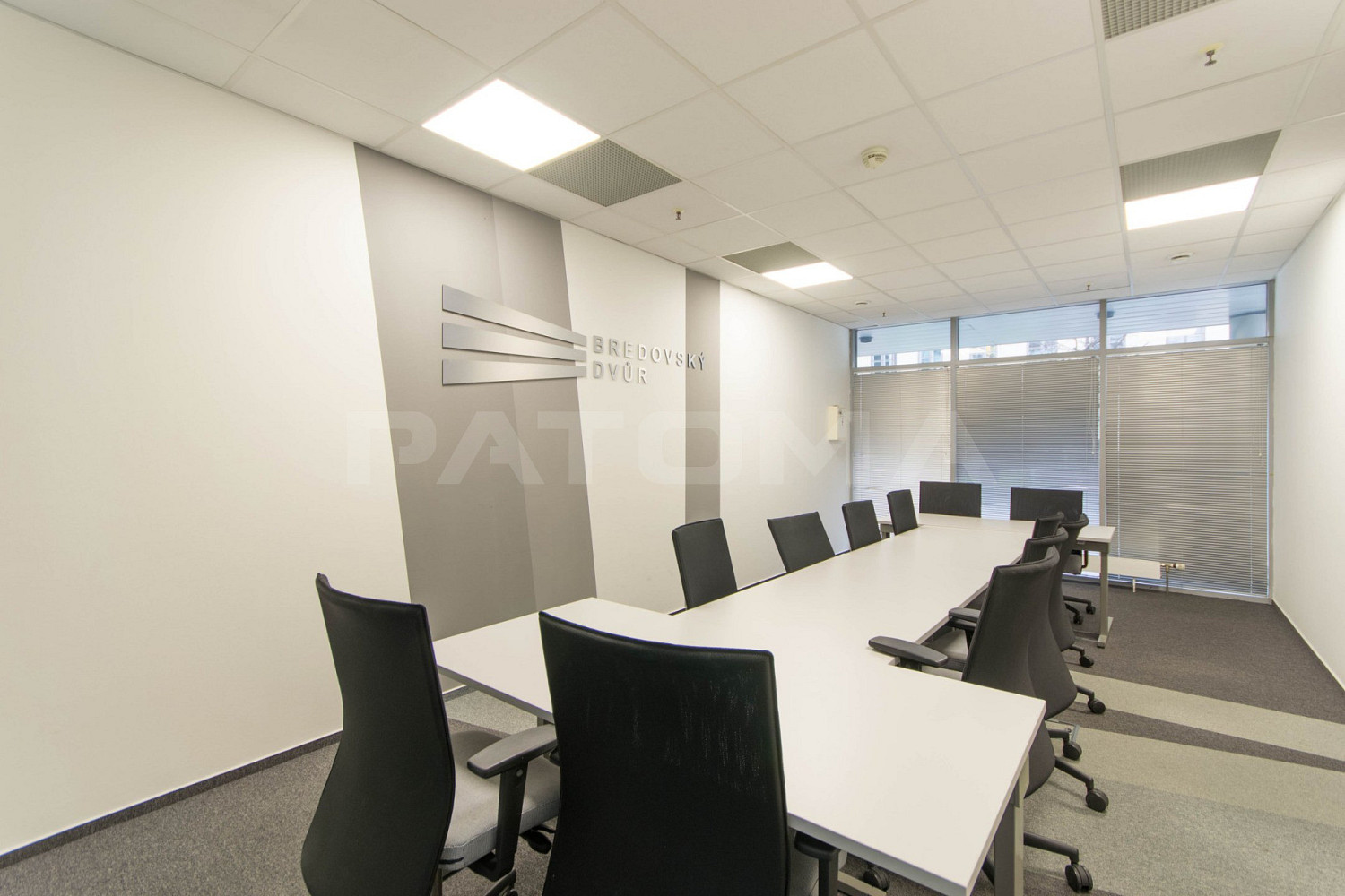 Pronájem kanceláře 845 m² – fotografie 4