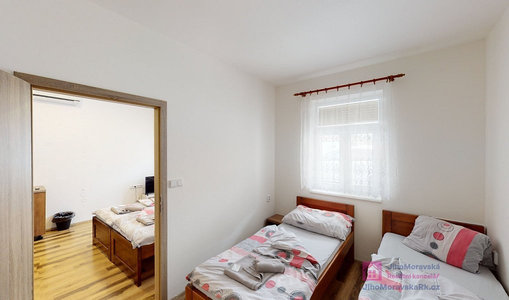 Prodej ubytovacího objektu 664 m², Bulhary – náhled fotky 18