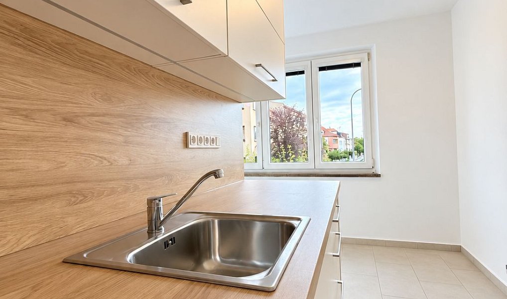 Pronájem bytu 3+1 76 m², Plzeň – náhled fotky 12