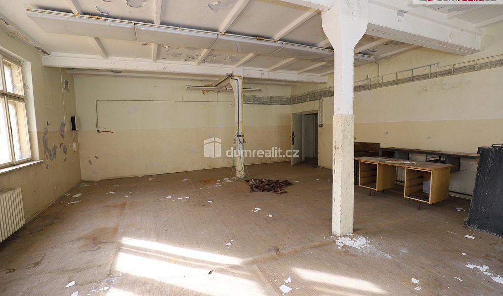 Prodej nájemního domu, činžáku 1 000 m², Kraslice – náhled fotky 9