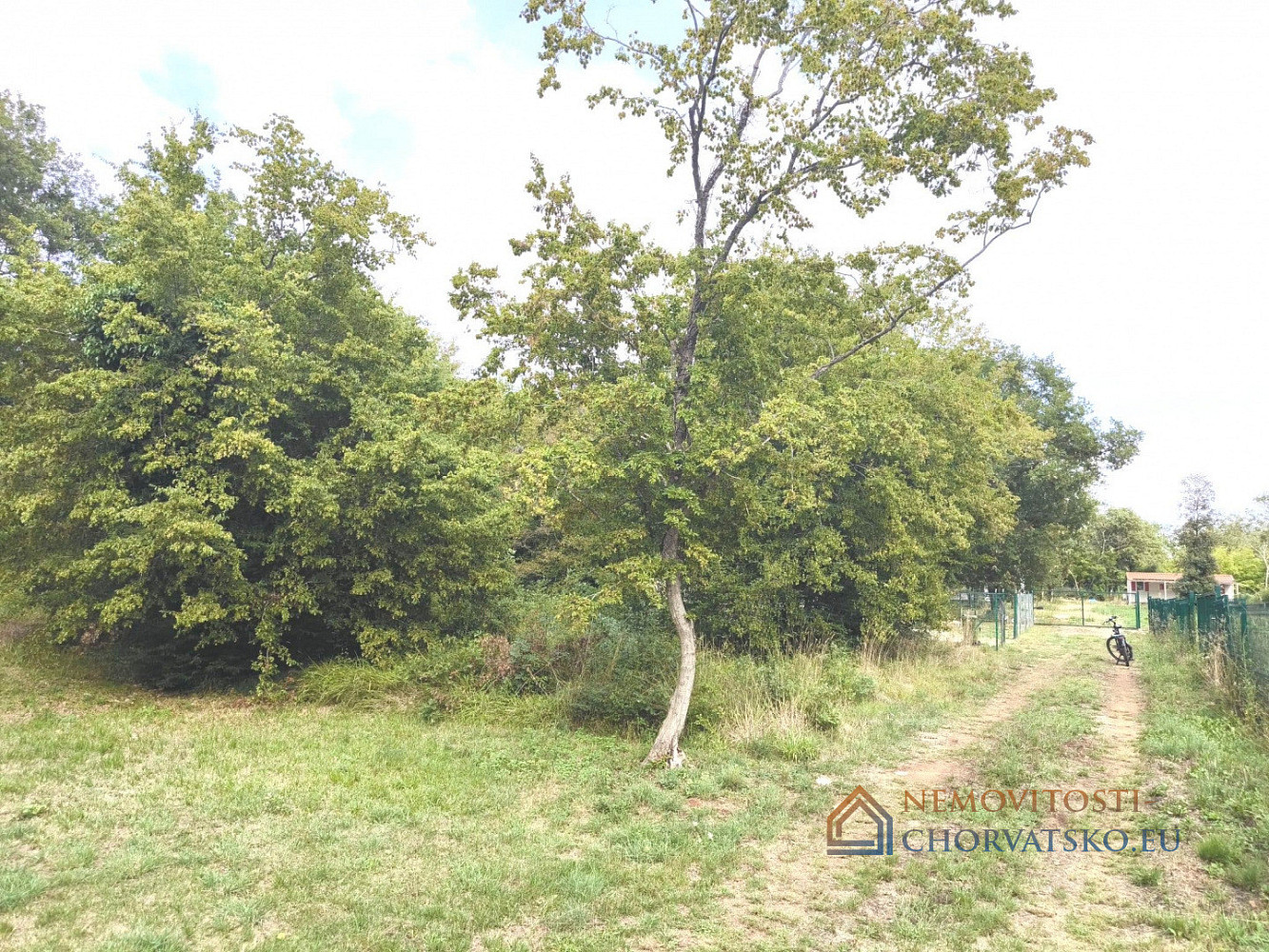 Prodej stavebního pozemku 340 m² - Widok 4