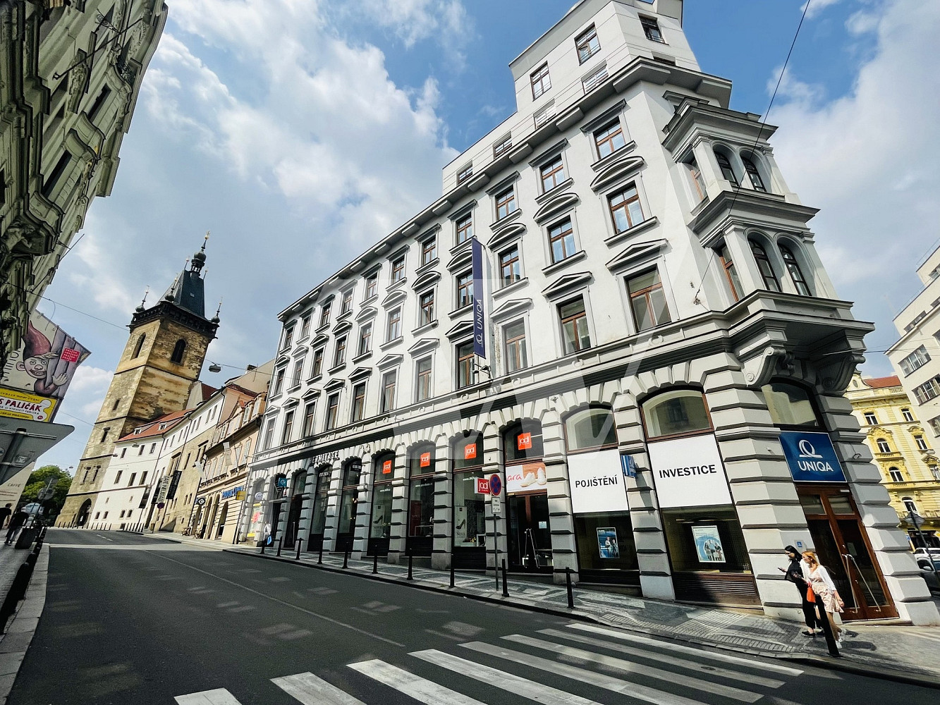 Pronájem kanceláře 218 m² — photo 2