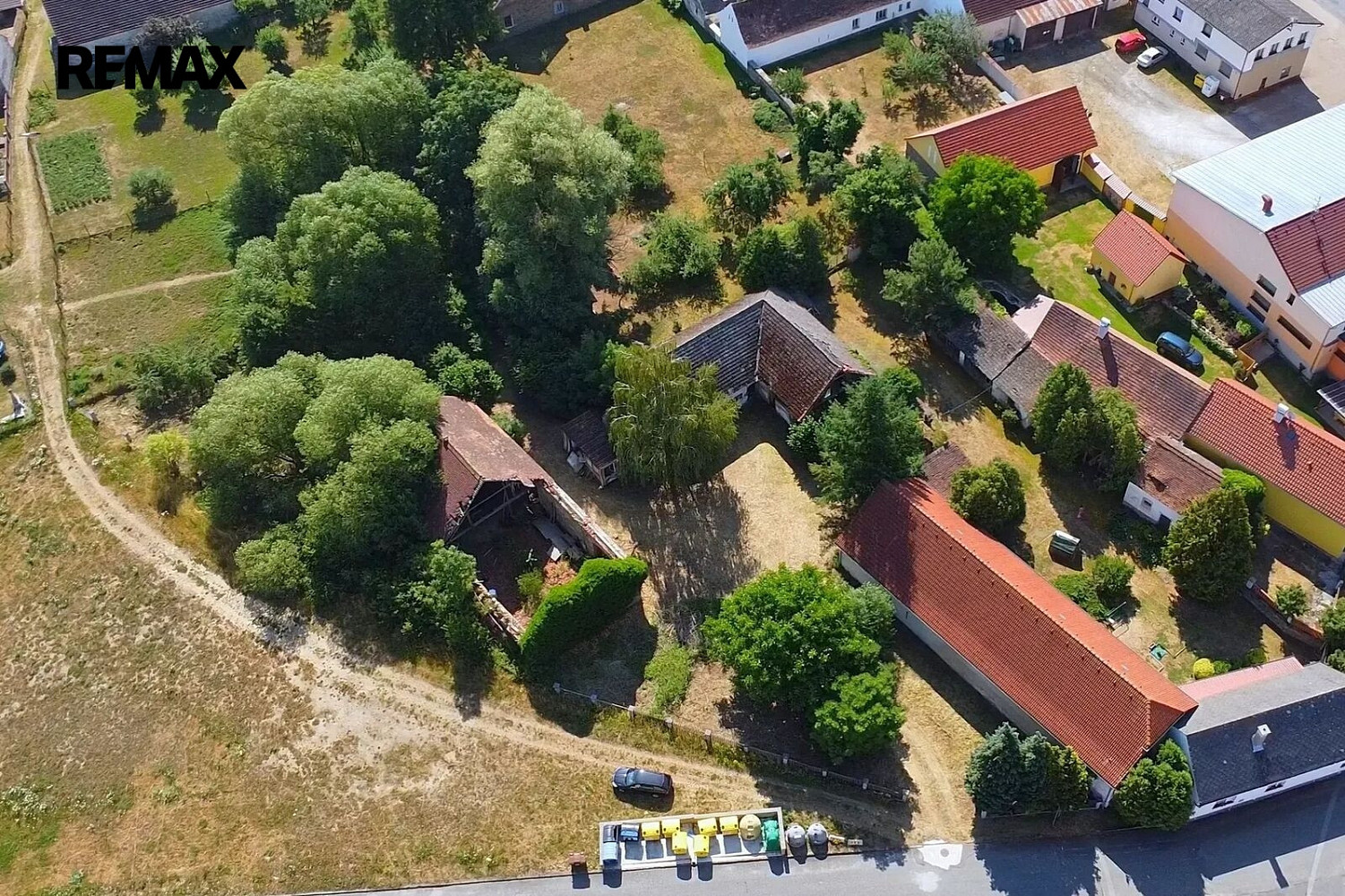 Prodej stavebního pozemku 2 388 m² – fotografie 3