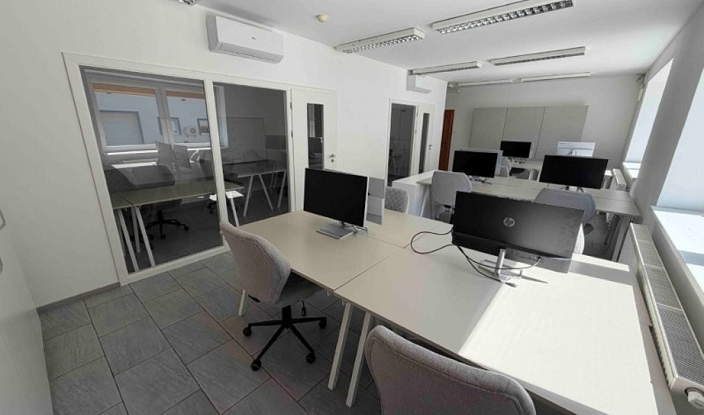 Pronájem kanceláře 60 m², Jihlava – fotka 1 z 14