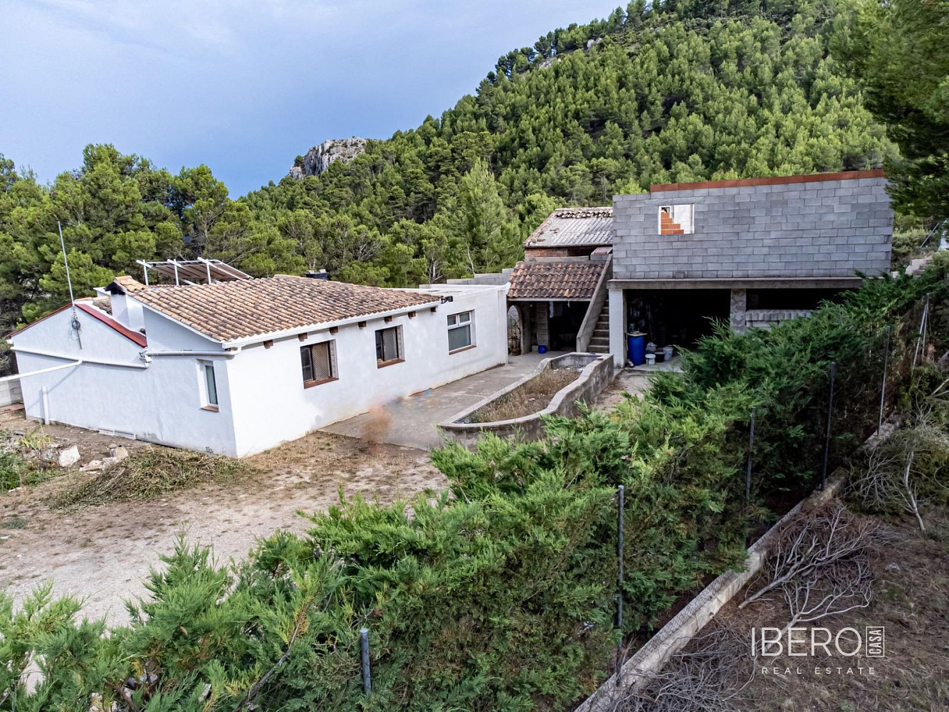 Prodej domu 80 m² s pozemkem 11 600 m² — photo 2
