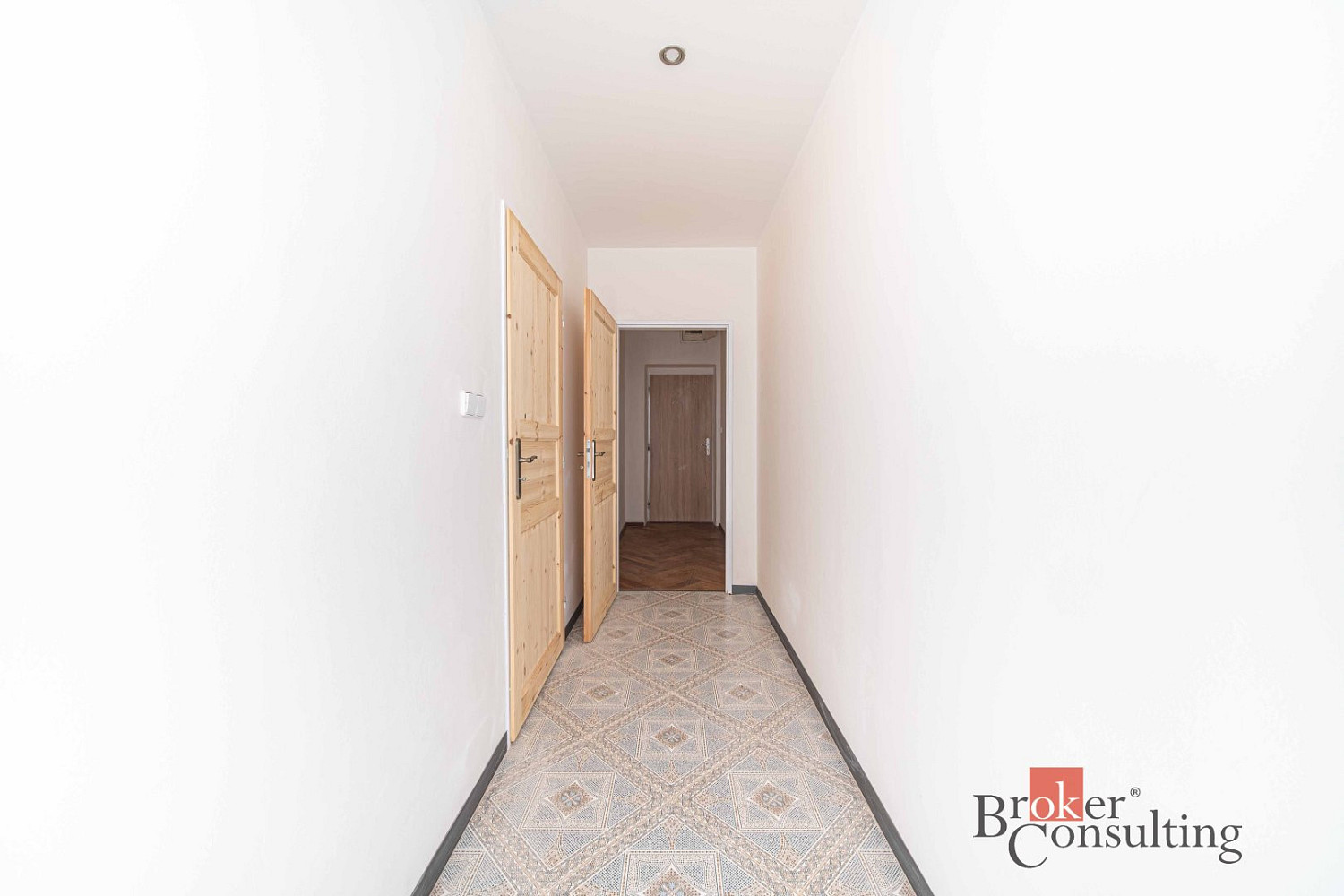 Pronájem bytu 2+1 76 m² – fotografie 2