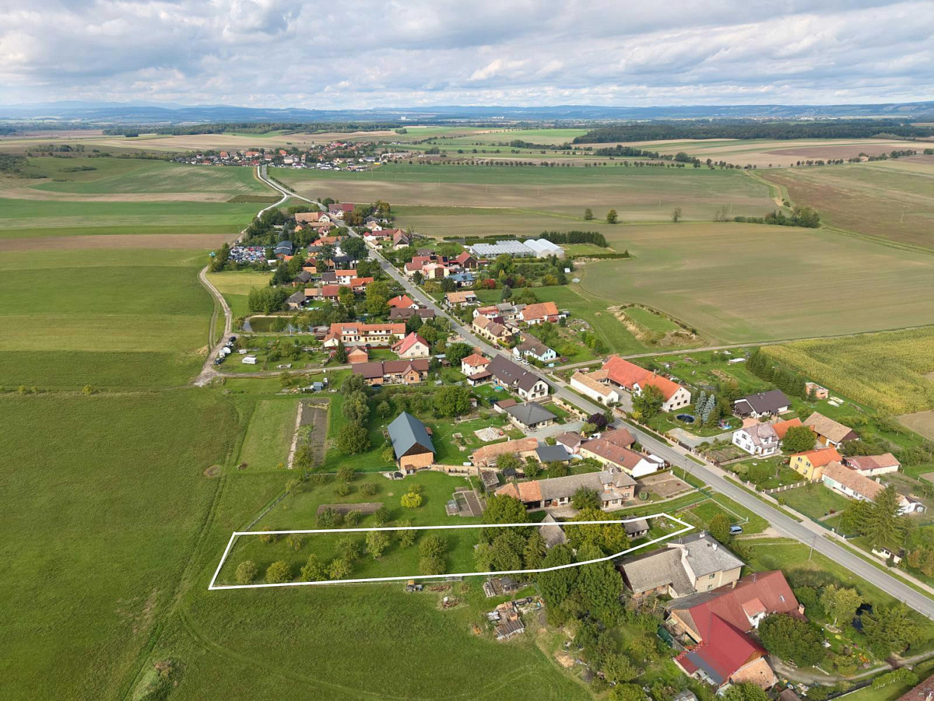 Prodej stavebního pozemku 2 423 m² – fotografie 3