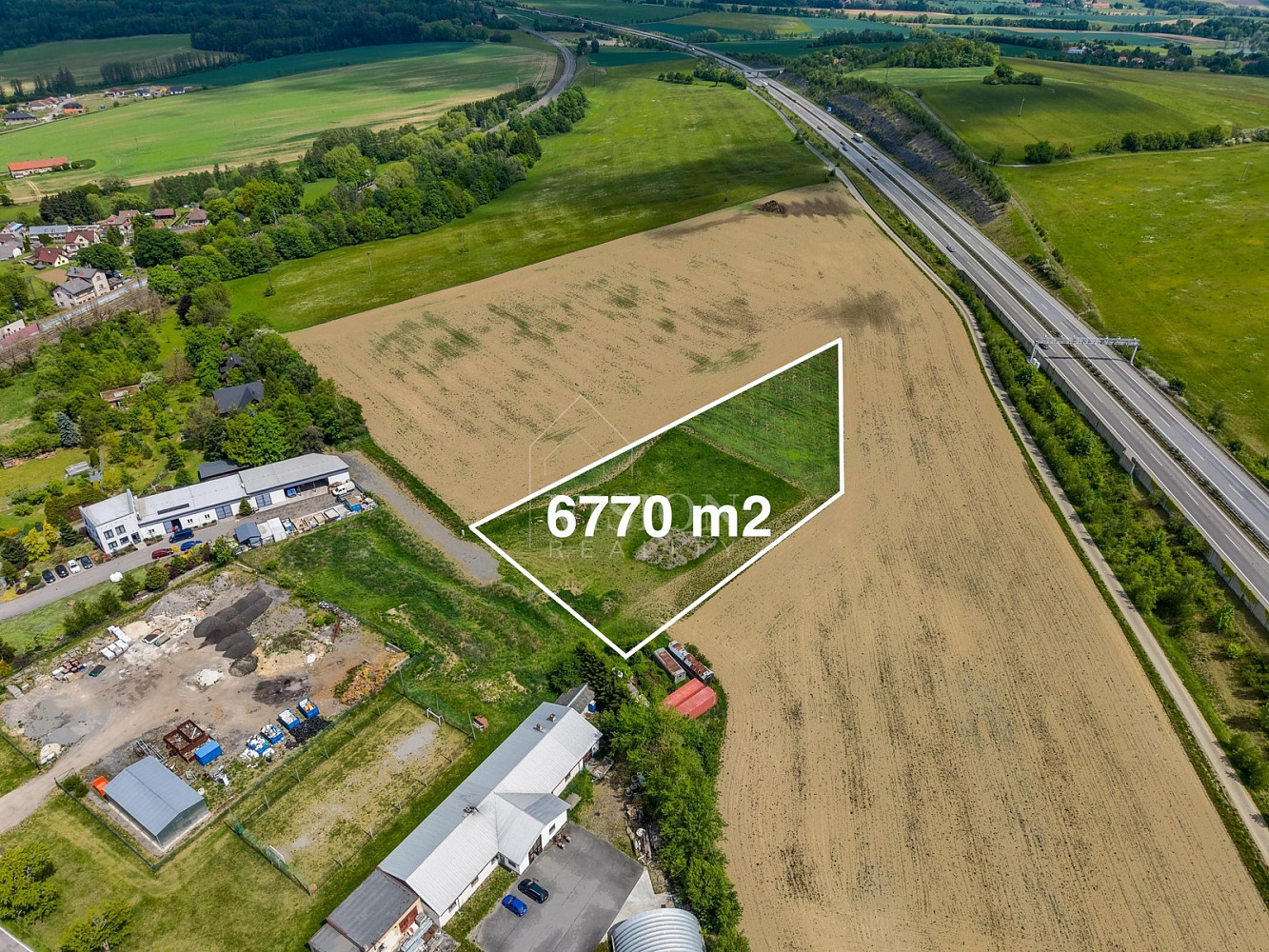 Prodej komerčního pozemku 6 770 m²
