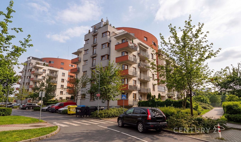 Prodej bytu 2+kk 65 m², Praha – náhled fotky 3