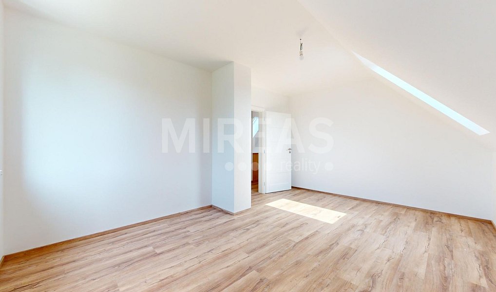Prodej domu 133 m² s pozemkem 440 m², Dvory – náhled fotky 35
