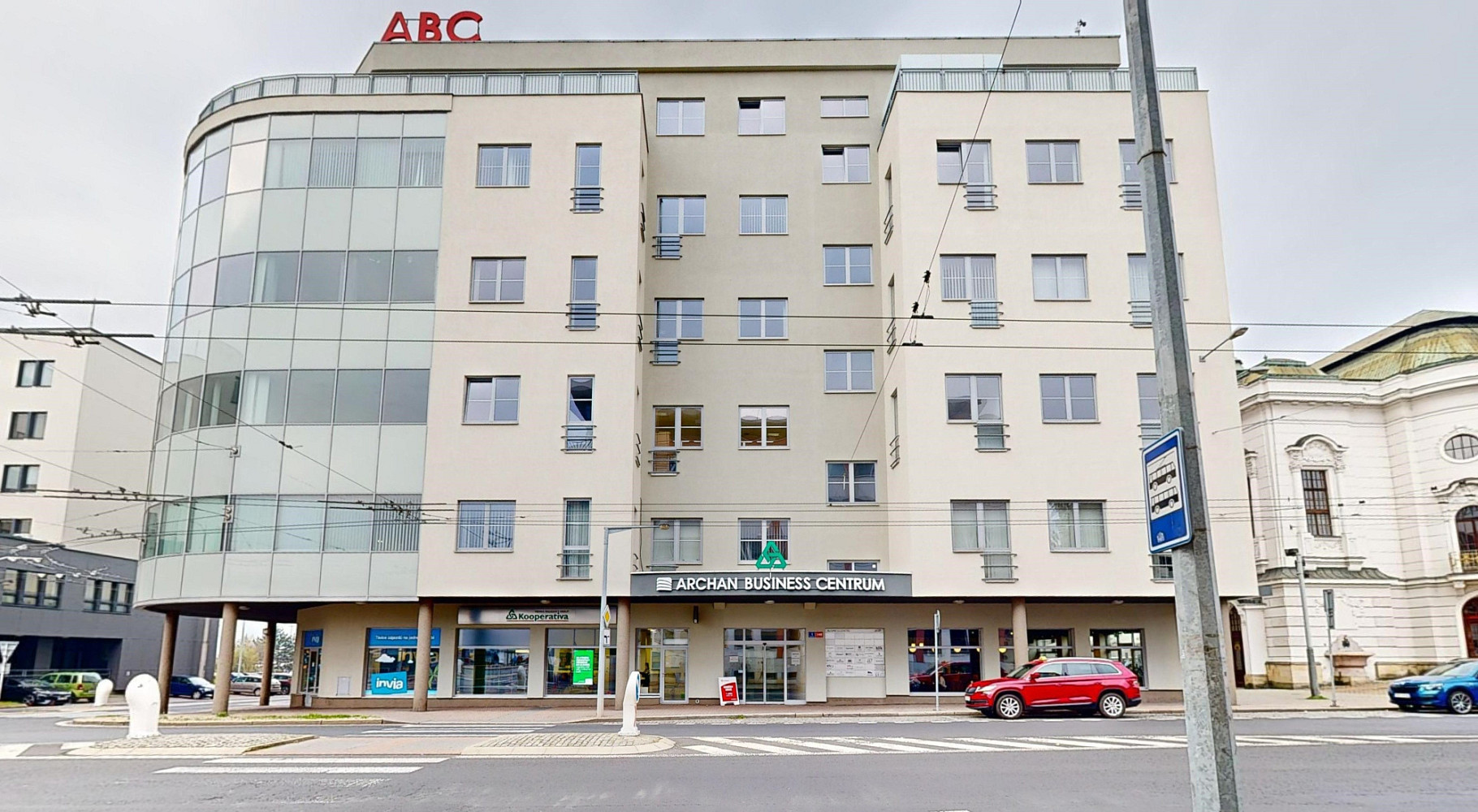 Pronájem obchodních prostor 83 m²