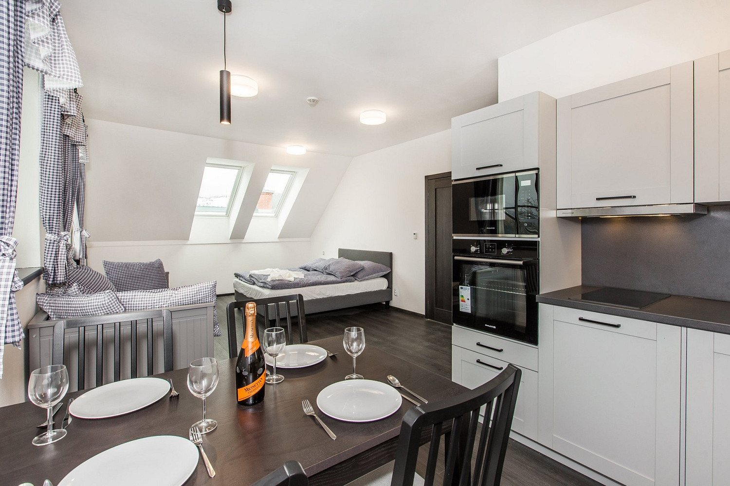 Prodej ubytovacího objektu 189 m² — photo 2