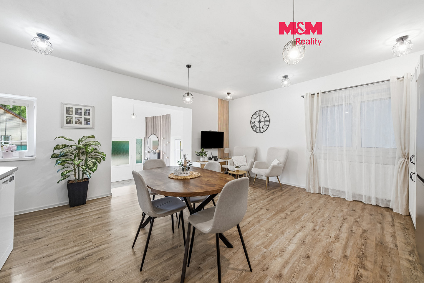 Prodej domu 180 m² s pozemkem 1 159 m²