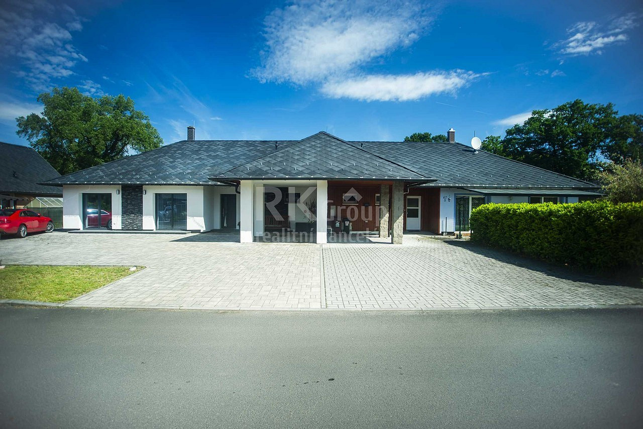 Prodej domu 200 m² s pozemkem 490 m² — photo 2