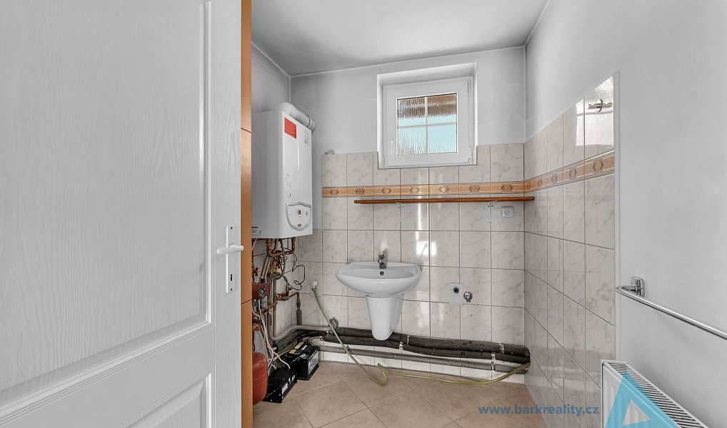 Prodej domu 180 m² s pozemkem 628 m², Nová Paka – náhled fotky 21