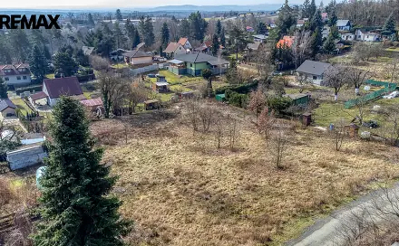 Prodej stavebního pozemku 2 747 m², Týnec nad Labem, okres Kolín