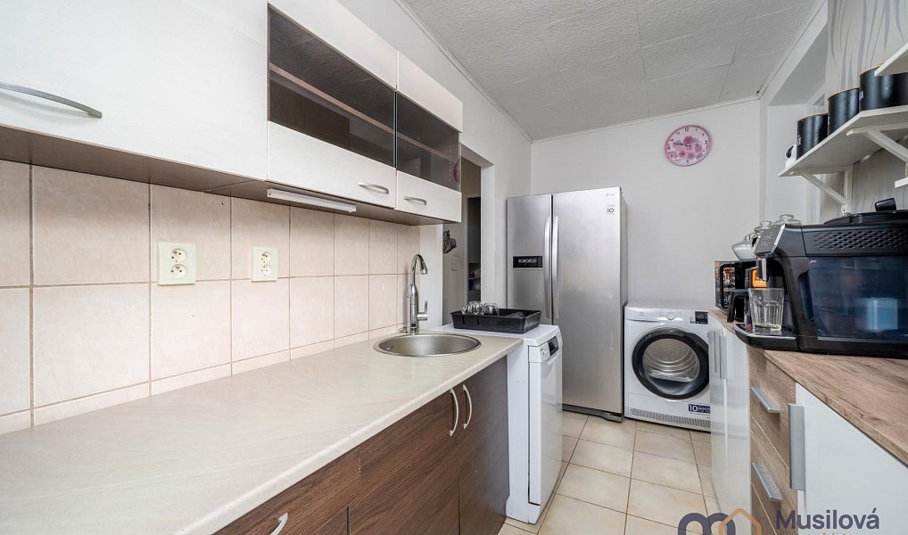 Prodej domu 210 m² s pozemkem 322 m², Novosedlice – náhled fotky 4