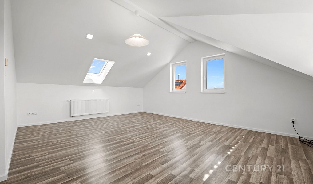 Prodej domu 252 m² s pozemkem 843 m², Ohrobec – náhled fotky 10