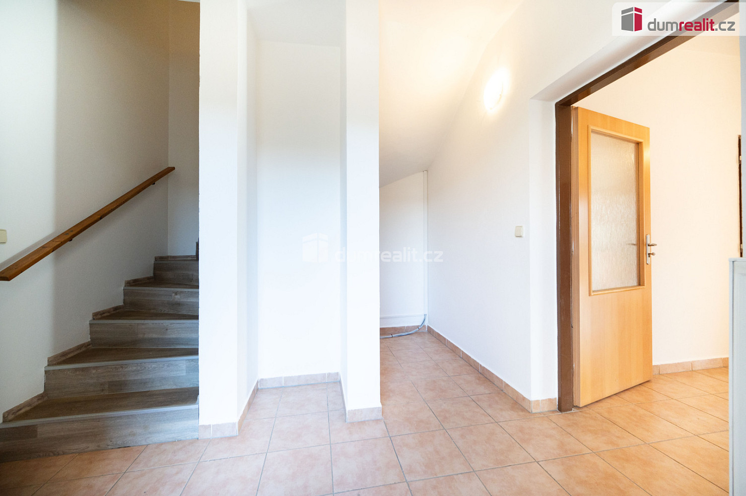 Prodej domu 253 m² s pozemkem 2 075 m² — photo 3