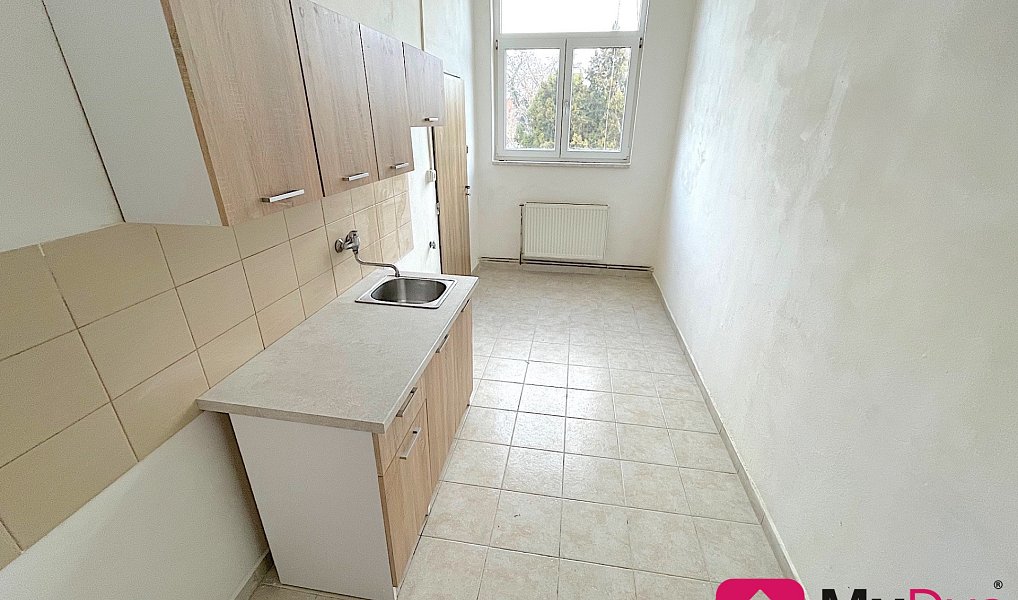 Pronájem bytu 2+1 50 m², Znojmo – náhled fotky 2