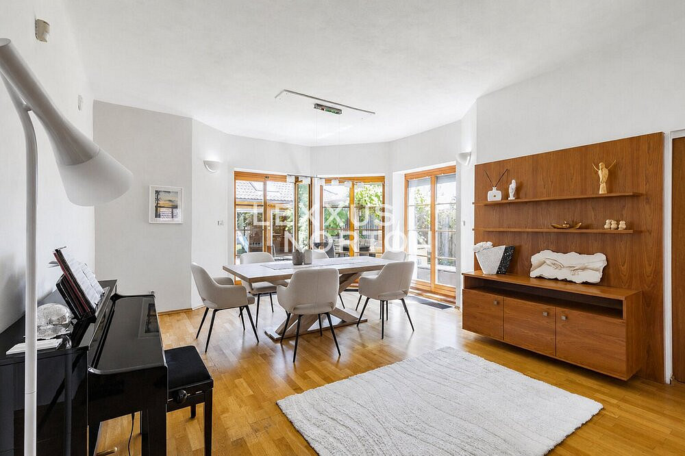Prodej domu 252 m² s pozemkem 1 774 m² – fotografie 3