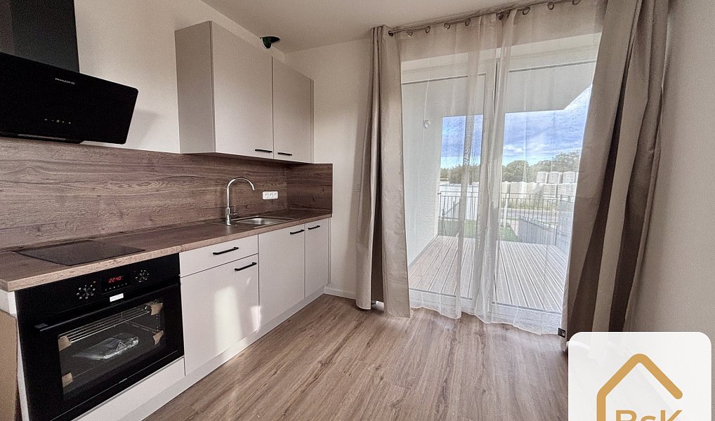 Pronájem bytu 1+kk 32 m², Praha – náhled fotky 2